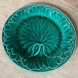 Authentic 1950 Wedgwood Green Majolica Leaf Plates, Green Vine