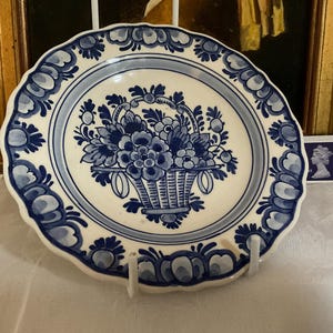 Vintage hand painted Delft small plate, collectable Delft, Blue and white ceramic wall plate, display plate, Delft, Made in Holland