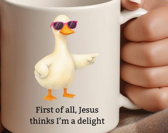 Taza de café cristiana divertida con la frase "Jesús piensa que soy una delicia", regalos de gansos tontos para ella, taza de café cristiana con la frase "Gansos tontos y patos".