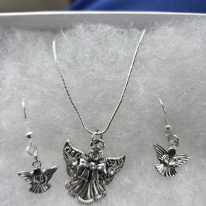 Necklace and earring set.