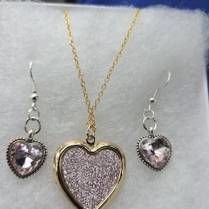 Necklace and earring set.