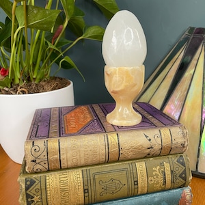 Vintage Translucent Banded Onyx Egg Ornament - Marble Paperweight / Ornament / Easter Gift / Decoration