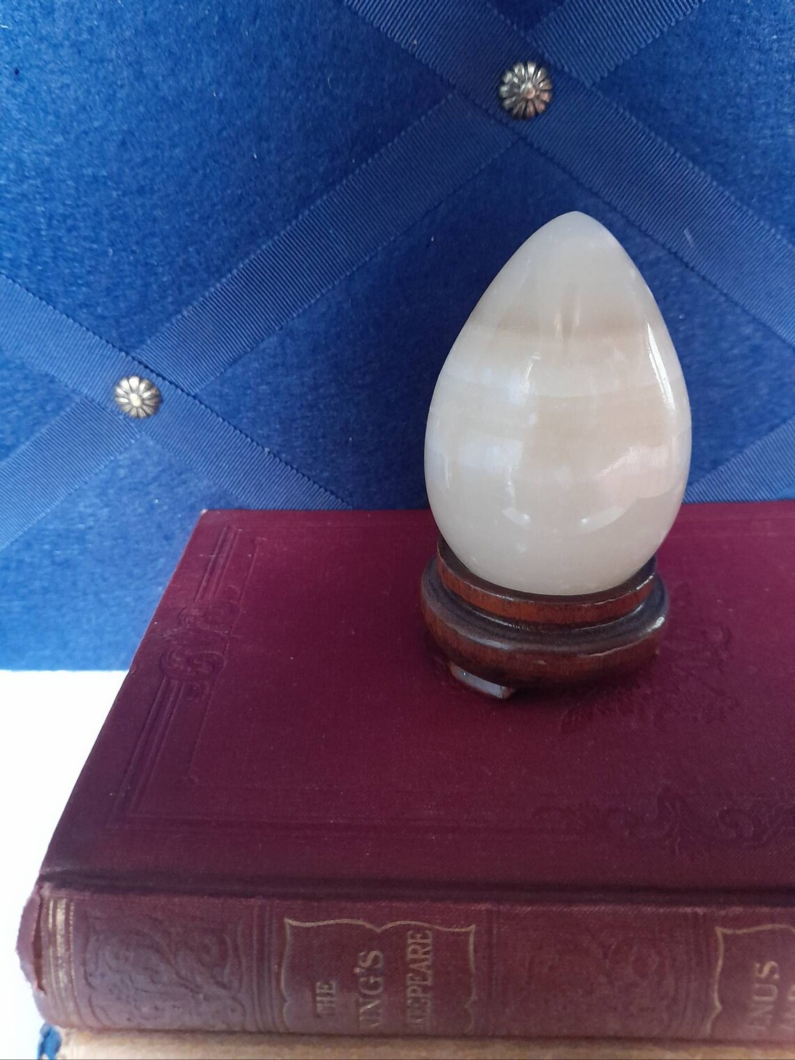 Vintage Banded Onyx Egg Ornament Marble Paperweight / Sculpture
