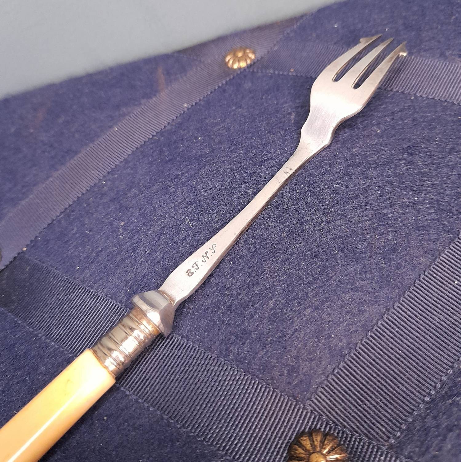 Vintage Pickle Fork with Ivorine Handle Tenedor de cuello Etsy