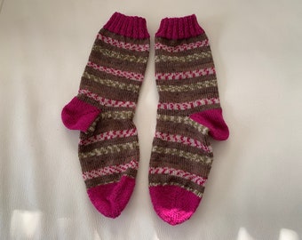 Gebreide sokken voor dames/meisjes maat 37 in framboos/olijf/warme gebreide sokken/cadeau idee voor dames/gedessineerde gebreide sokken
