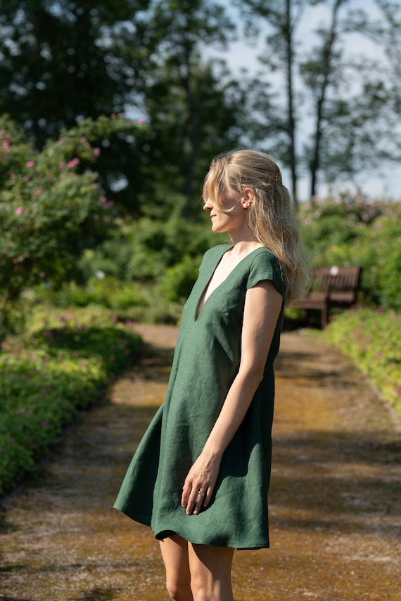 Elegant Linen Mini Dress: Deep V-Neck, Loose Fit, Summer Style