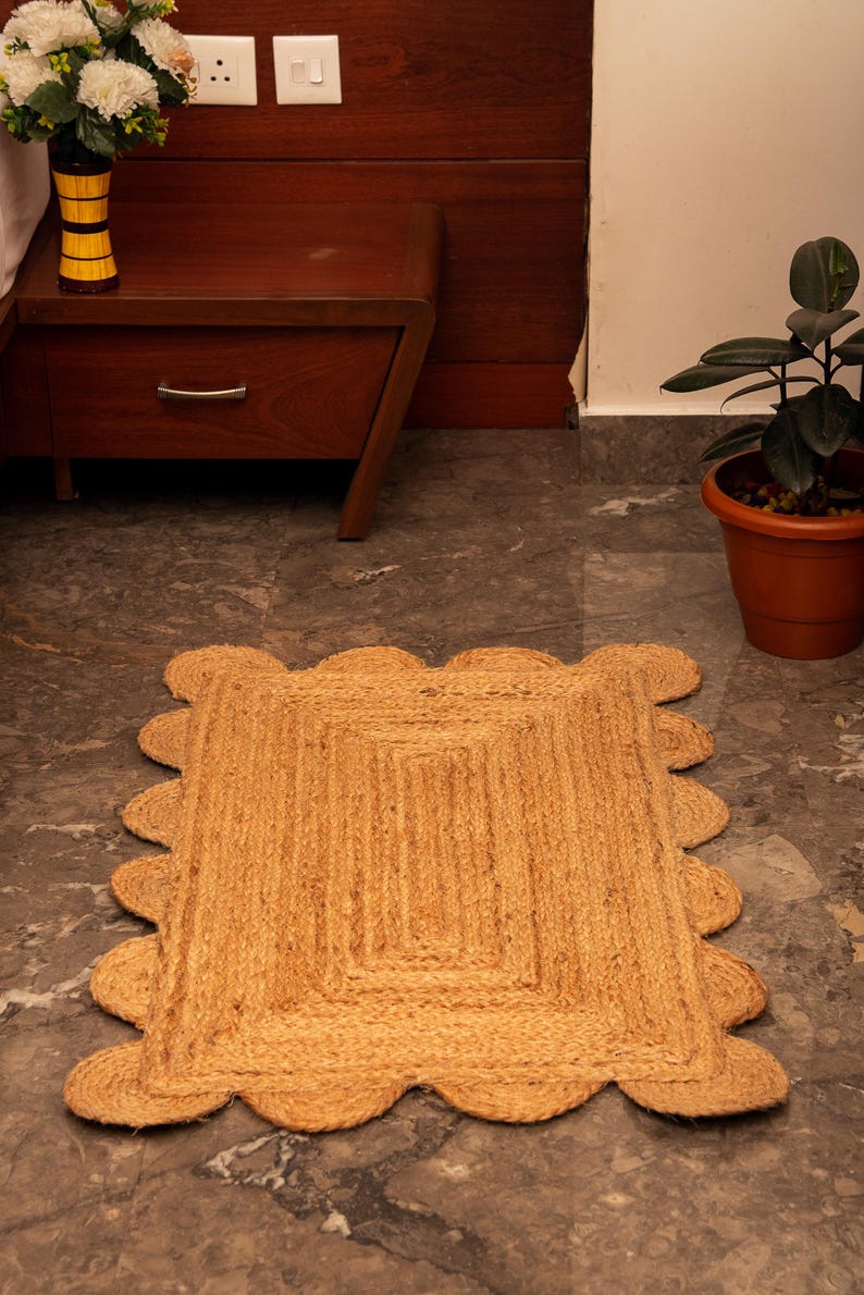 Natural Jute Rug- Scalloped Jute Rug Vintage Area Rug Hallway Large Rug Handmade Braided Jute Rug Indian Jute Rug Custom Size Rug 5x7 5x8