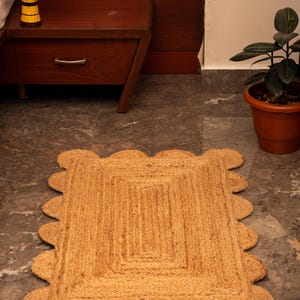 Natural Jute Rug- Scalloped Jute Rug Vintage Area Rug Hallway Large Rug Handmade Braided Jute Rug Indian Jute Rug Custom Size Rug 5x7 5x8