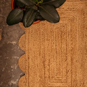 Natural Jute Rug- Scalloped Jute Rug Vintage Area Rug Hallway Large Rug Handmade Braided Jute Rug Indian Jute Rug Custom Size Rug 5x7 5x8