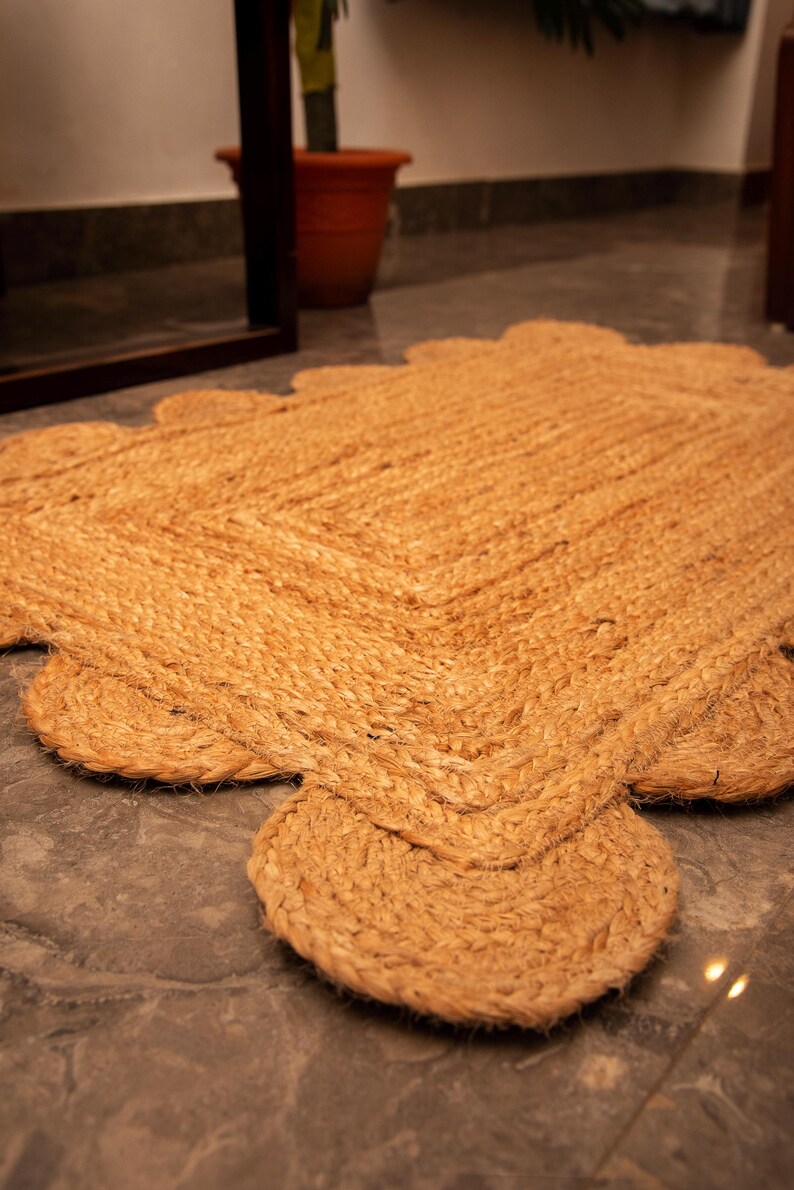 Natural Jute Rug- Scalloped Jute Rug Vintage Area Rug Hallway Large Rug Handmade Braided Jute Rug Indian Jute Rug Custom Size Rug 5x7 5x8