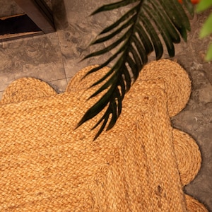 Natural Jute Rug- Scalloped Jute Rug Vintage Area Rug Hallway Large Rug Handmade Braided Jute Rug Indian Jute Rug Custom Size Rug 5x7 5x8