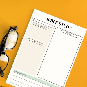 Könnte beinhalten: Ein druckbares Bibelstudienblatt mit Abschnitten für Datum, Buch/Kapitel, Gebet, Notizen und zu merkende Verse.