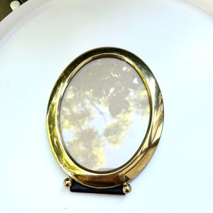 Single Vintage Round Frame