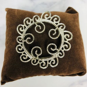Vintage Sarah Coventry Silver tone Brooch Pin