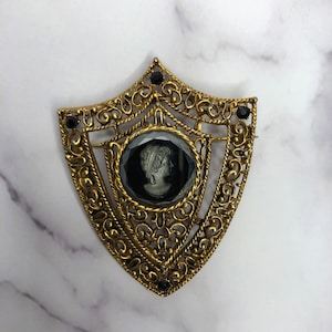 Vintage Victorian Style Black Intaglio Cameo Brooch Pin
