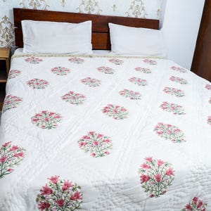 Hand Block Print Cotton Quilt: Reversible Floral Bedspread