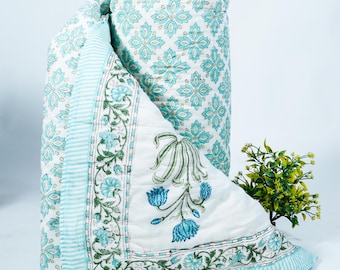 Colcha Kantha reversible de algodón hecha a mano: Colcha floral azul