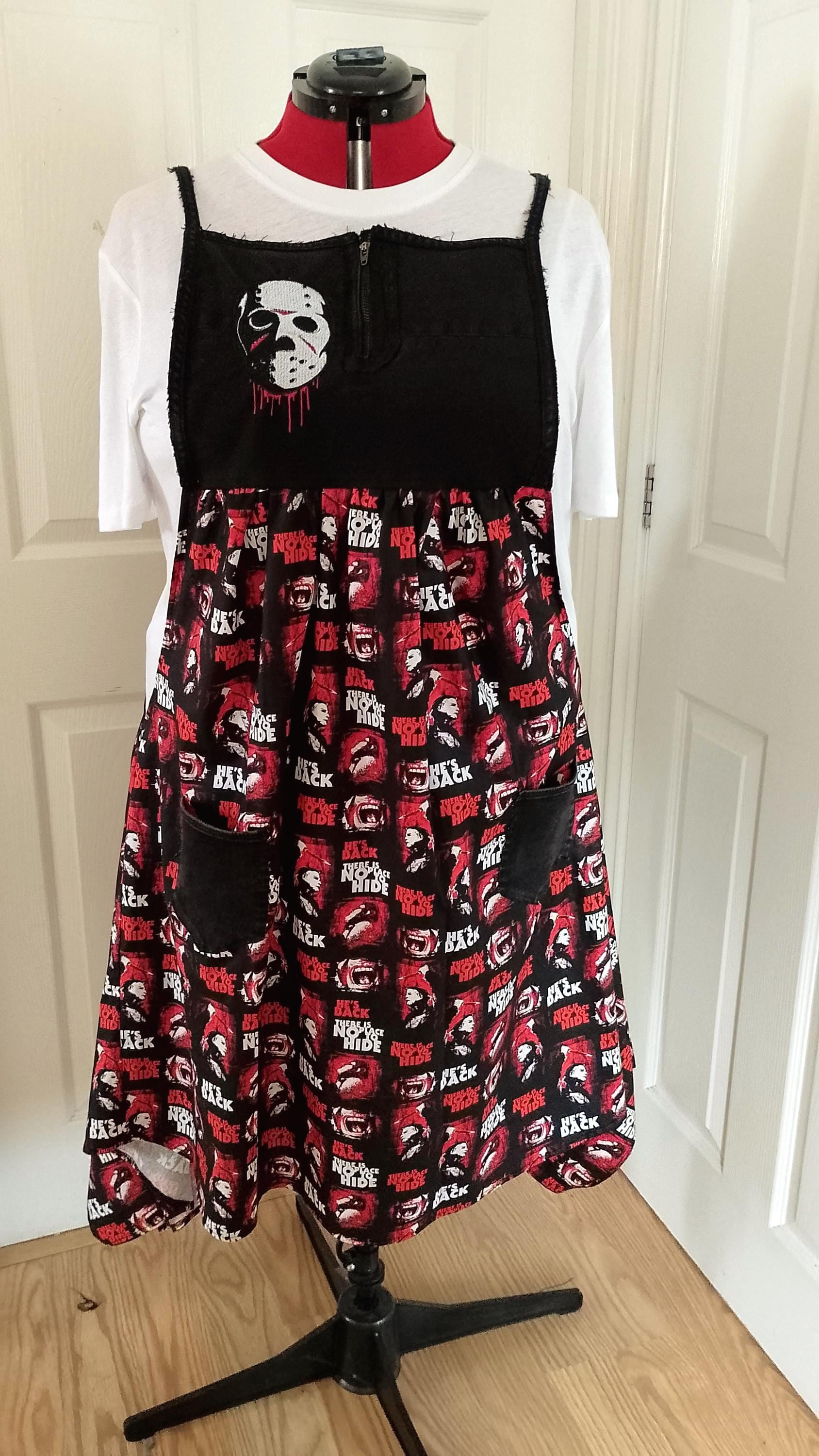 Desventajas Mujer Compra Vestido En Una Tienda De Segunda Mano - Main Image