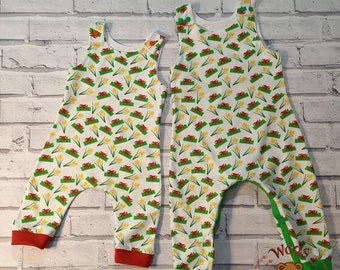 Welsh Dungarees, Welsh rompers, kids welsh clothes, children&#39;s clothes, Welsh flag and daffodils, Baby rompers, Baby dungarees, Welsh gifts