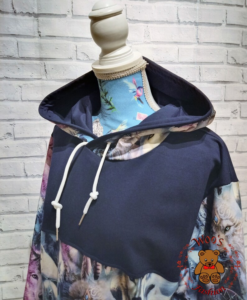Handgjord Wolf Hoodie: Unisex French Terry-tröja med djurmotiv bild 2