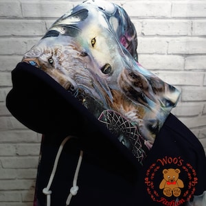 Handgjord Wolf Hoodie: Unisex French Terry-tröja med djurmotiv bild 1