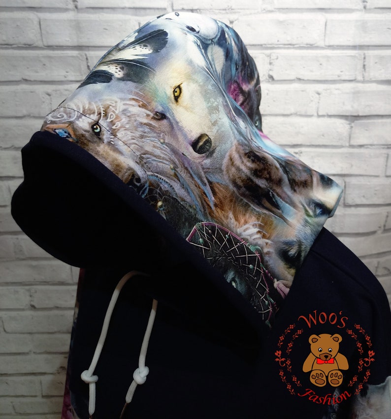 Handgjord Wolf Hoodie: Unisex French Terry-tröja med djurmotiv bild 1