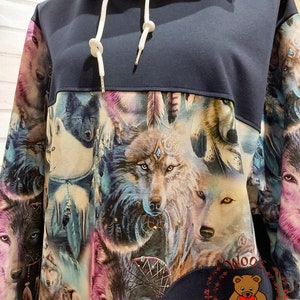 Handgjord Wolf Hoodie: Unisex French Terry-tröja med djurmotiv bild 6