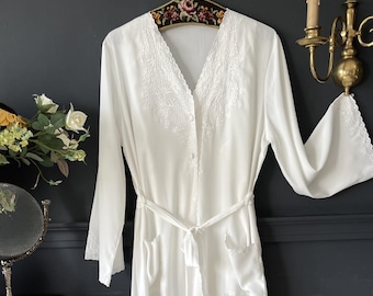 Vintage 1960s White Satin Peignoir Set, Embroidered Bridal Nightgown & Robe, Medium