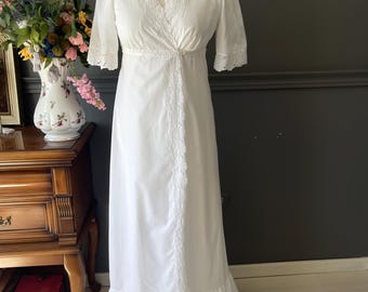Nightgown and Robe Set, Romantic Vintage Peignoir, Eyelet Embroidery Bridal Lingerie, White Cotton, 1970s, Small