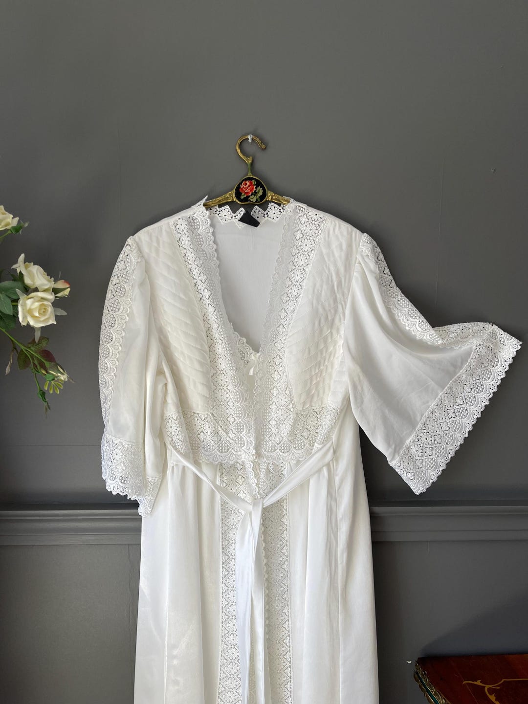 Vintage White Silk Nightgown and Robe Set With Guipure Lace 2000s ...
