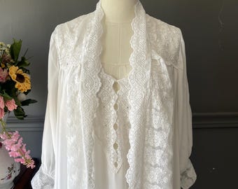 Nightgown and Robe Set, Romantic Vintage Peignoir, Tulle Lace Bridal Lingerie, White Taffeta, 1980s, Medium Large