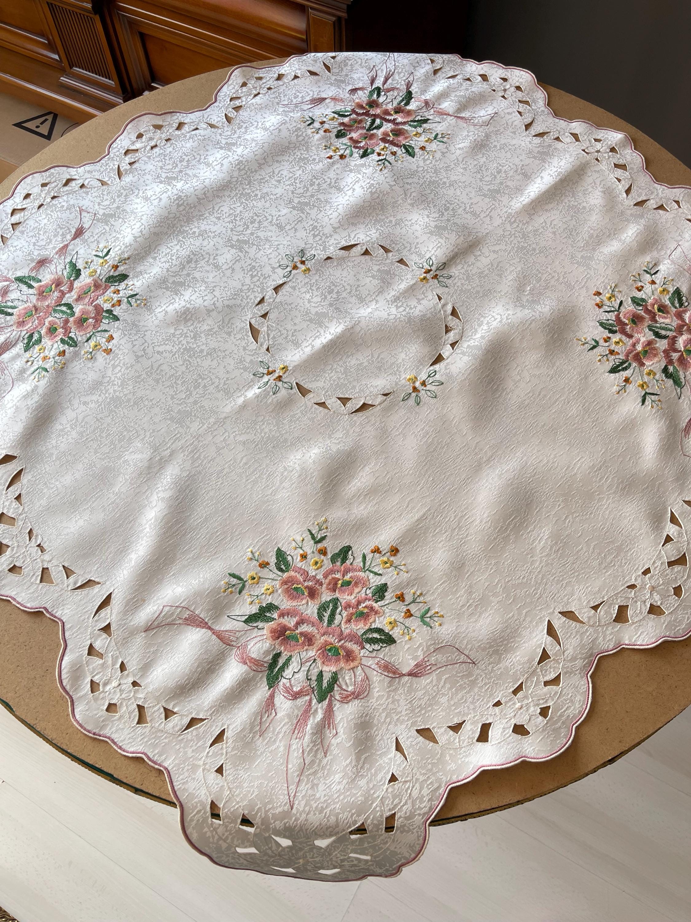 ヴィンテージ刺繍クロス　リネン　花柄刺繍テーブルクロス 90年代ヴィンテージ刺繍テーブルクロス - レトロな花柄ポリエステル