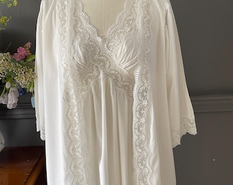 Vintage White Taffeta Nightgown & Robe Set – 1980s Tulle Lace Sleepwear, Elegant Feminine Loungewear - Small