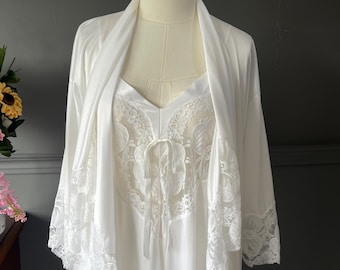 Nightgown and Robe Set, Romantic Vintage Peignoir, Tulle Lace Bridal Lingerie, White Ecru Jersey, 1990s, Medium Large