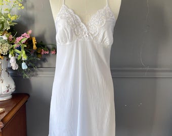 Vintage White Taffeta Nightgown, 1980s Bow Detail Sleepwear, Short Romantic Lingerie, Bridal Nightgown, Small Size