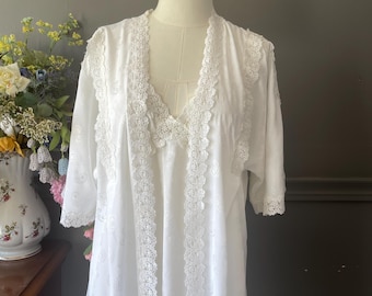 Vintage Taffeta Nightgown & Robe Set - Guipure Lace Bridal Lingerie - Medium - White Peignoir - 1980s