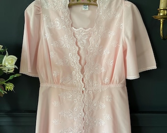 Conjunto de robe e camisola de algodão - Década de 1950 - Lingerie nupcial vintage rosa claro, tamanho pequeno G-29