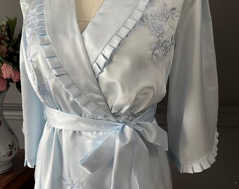 Vintage Pastel Blue Satin Embroidered Nightgown & Robe Set – Small Bridal Sleepwear