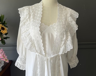 Nightgown and Robe Set, Romantic Vintage Peignoir, Tulle Lace Bridal Lingerie, White Taffeta, XS Small