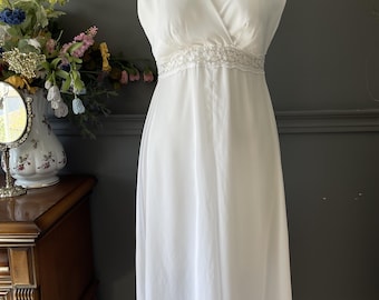Vintage White Taffeta Nightgown, 1980s Lace Trim Sleepwear, Sheer Tulle Detail Lingerie, Bridal Nightgown, Medium Size