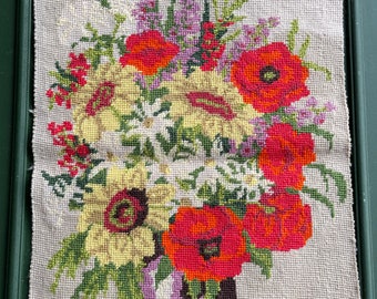 Vintage Flower Motif Handcrafted with Gobelin Technique using 100% Wool Yarn - 1980s