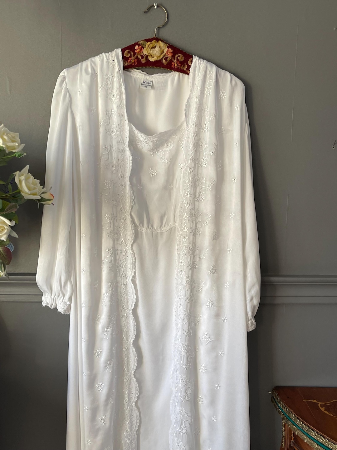 Retro White Robe Vintage 1980s White Silk Nightgown Robe Set - Embroidered Loungewear ...
