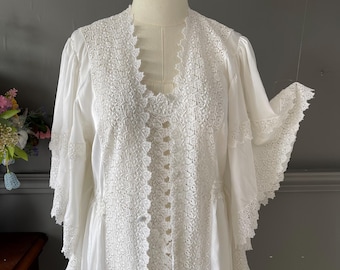 Vintage White Silk Nightgown & Robe Set – 3 Piece 1980s Sleepwear, Guipure Lace Bridal Loungewear