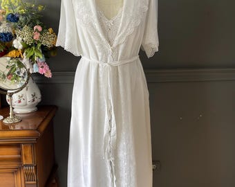 Vintage 1970s White Silk Satin Nightgown and Robe Set, Embroidered Lingerie Set, Bridal Trousseau, White Peignoir Set, M/L Size