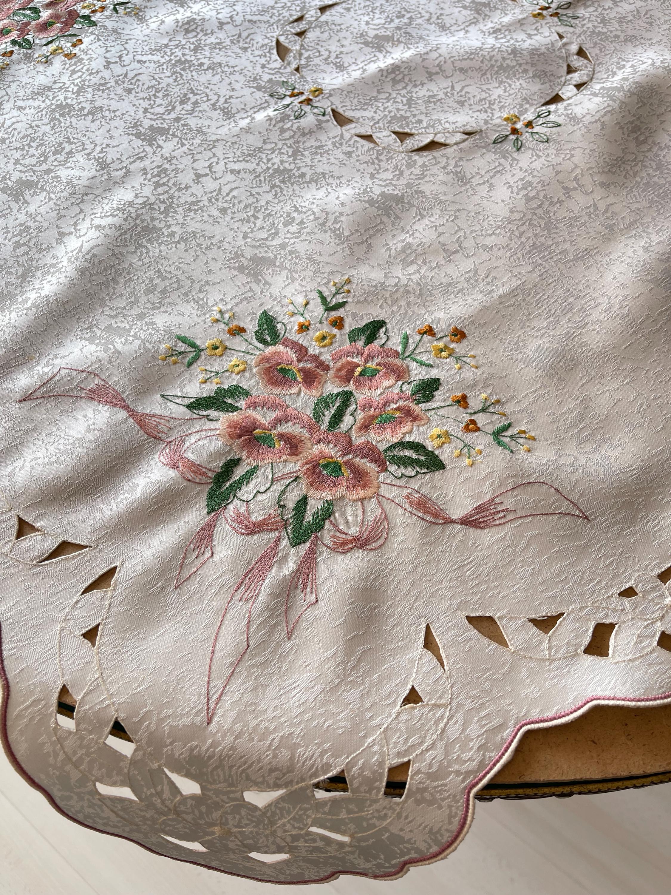 90年代ヴィンテージ刺繍テーブルクロス - レトロな花柄ポリエステル