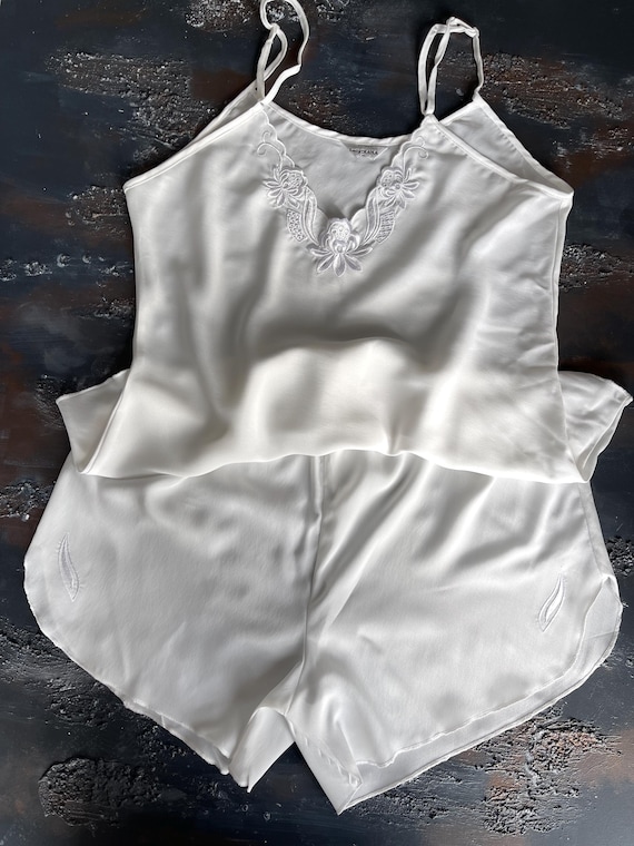 Ensemble pyjama en satin vintage des années 1980, caraco élégant