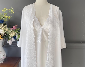 Vintage 1980s White Taffeta Nightgown and Robe Set – Embroidered Lingerie, Romantic Vintage Sleepwear, Large Size