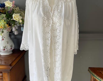 Vintage Satin Kimono Robe - Lace Trim Bridal Peignoir - White Dressing Gown - One Size S-L