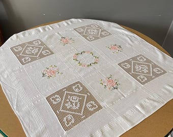 Nappe blanche vintage des années 1990 | Coton et lin brodés à la main | Décoration d'intérieur Cottagecore intemporelle 31 x 31 po.