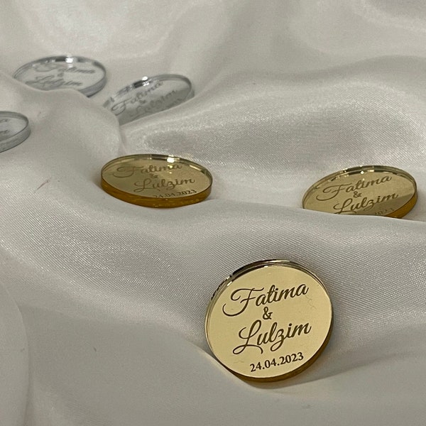Plaque nominative personnalisée en or avec nom et date 3 cm ronde en acrylique Pleksi pour cadeaux d'invités mariage fiançailles étiquette Söz avec gravure